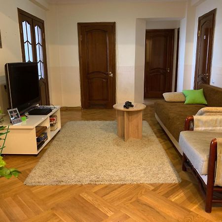 West Point Capsule Hostel Almaty Bagian luar foto