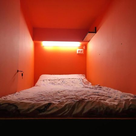West Point Capsule Hostel Almaty Bagian luar foto