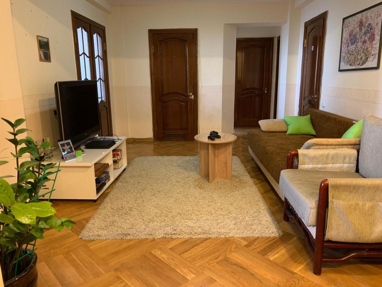 West Point Capsule Hostel Almaty Bagian luar foto